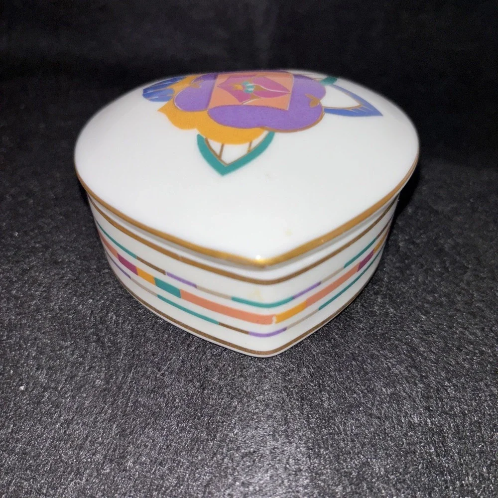 Sigma Taste Setter Japan Limelight By Minilla Porcelain Heart Trinket‎ Box RARE
